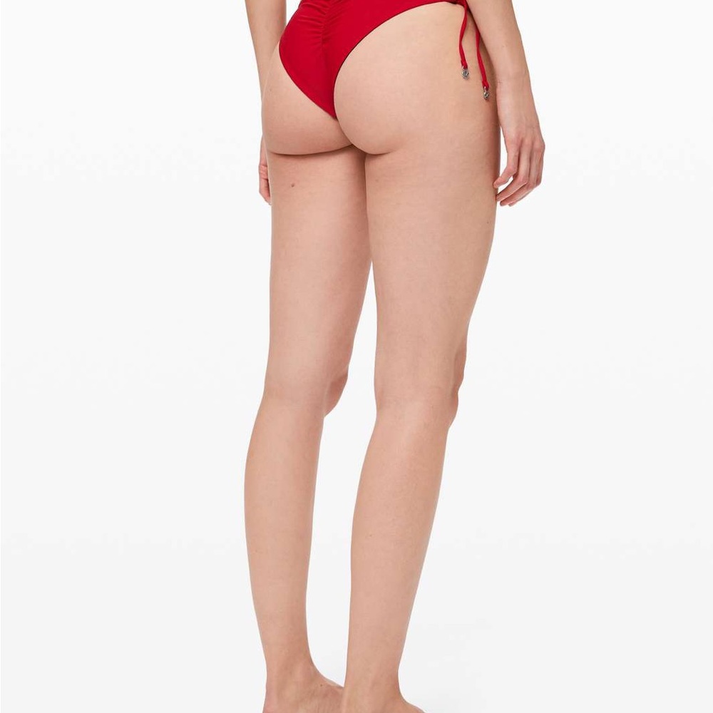 lululemon sun soaker low rise cheeky bottom reversible size 4